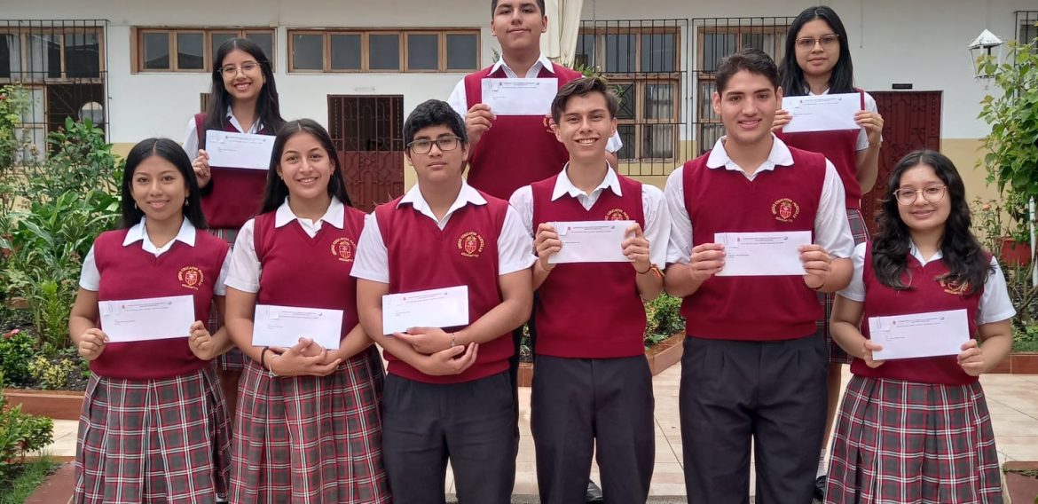 Abanderados del año lectivo 2023 – 2024